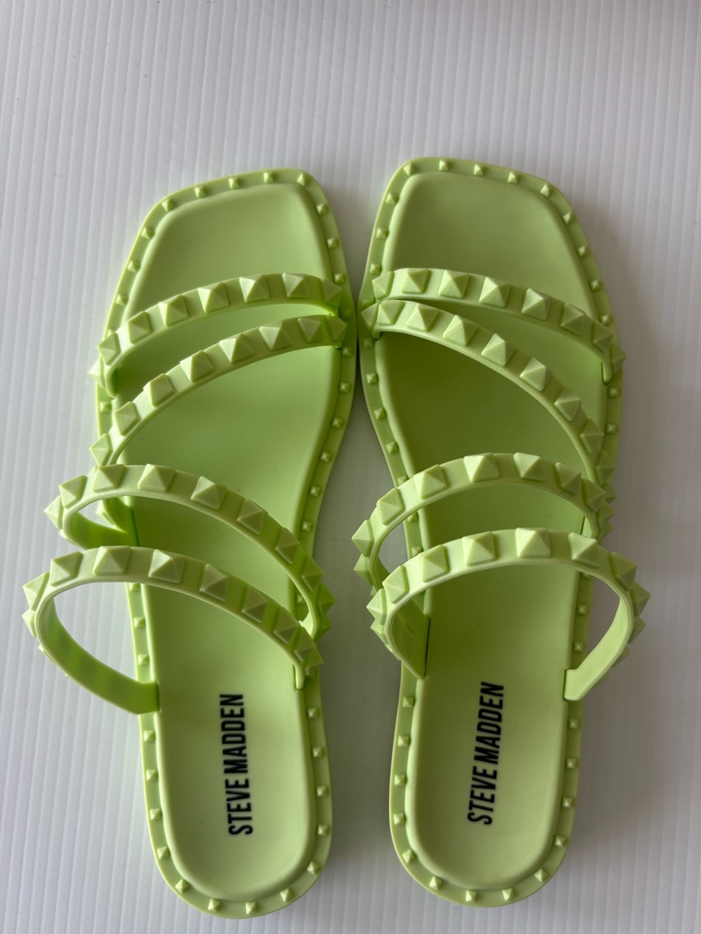 7 NEW Steve Madden Slides- in box